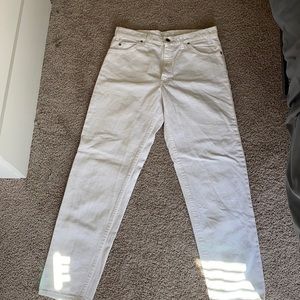 White vintage Levi’s high waisted pants